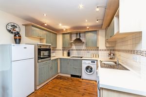 Kitchen- click for photo gallery